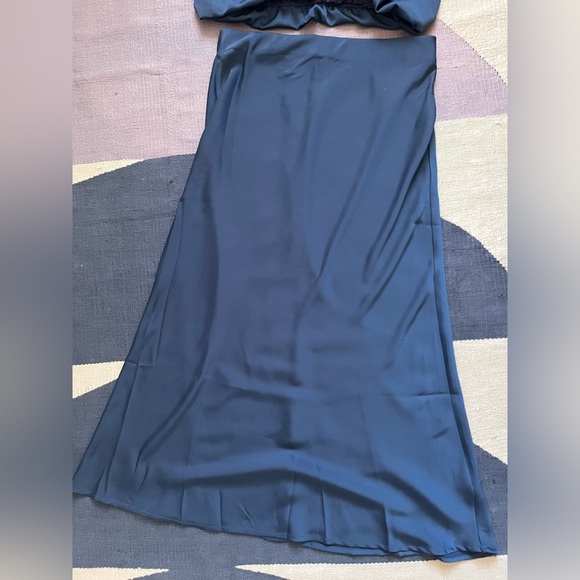 NWT Summer Sleeveless Mock Neck Crop Tops And Long Skirt Set - Picture 4 of 9